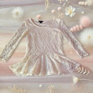 Vintage white floral lace peplum top with 3/4 sleeves made in France